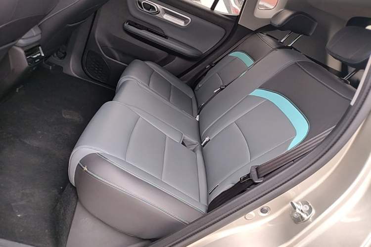 Used AION Y 2023 Plus 610 Smart Edition Ternary Lithium Left Rear Seat