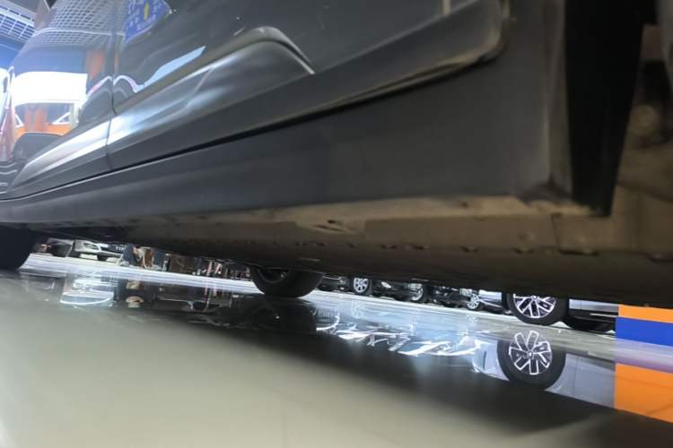 Used AION Y 2023 Plus 510 Smart Edition Left Side Sill
