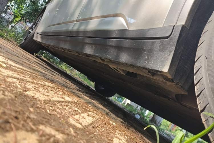 Used AION Y 2023 Plus 510 Smart Edition Left Side Sill