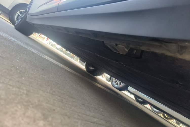 Used AION Y 2023 Plus 610 Smart Edition Ternary Lithium Left Side Sill