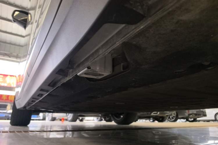 Used AION Y 2023 Plus 510 Smart Edition Left Side Sill