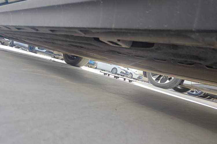 Used AION Y 2023 Younger Left Side Sill