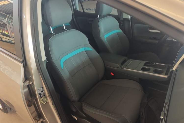 Used AION Y 2023 Younger Right Front Seat