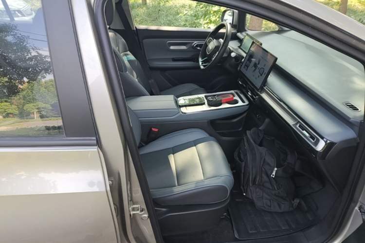 Used AION Y 2023 Plus 510 Smart Edition Right Front Seat