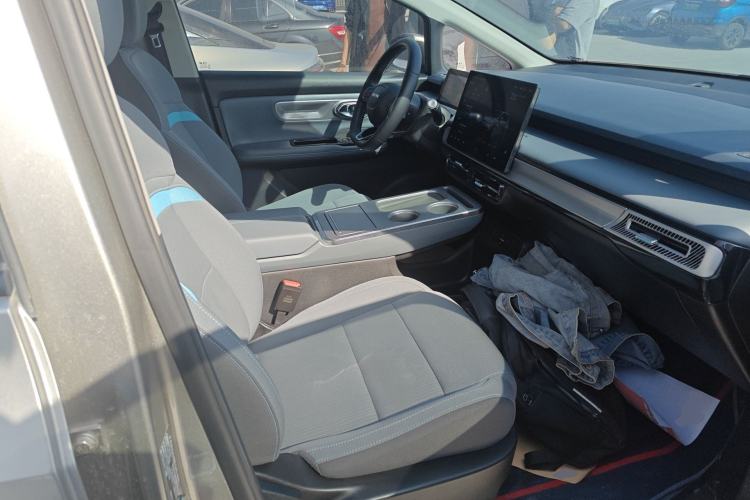 Used AION Y 2023 Younger Right Front Seat
