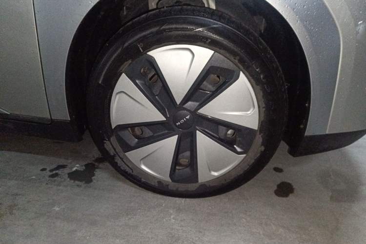 Used AION Y 2023 Plus 510 Enjoy Edition Right Front Wheel Hub