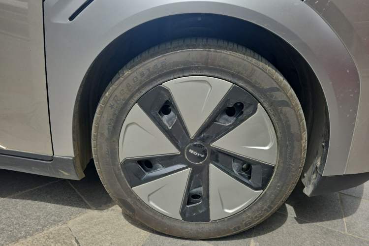 Used AION Y 2023 Plus 610 Enjoy Edition Right Front Wheel Hub
