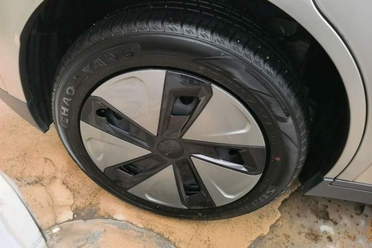 Used AION Y 2023 Plus 510 Enjoy Edition Right Rear Wheel Hub