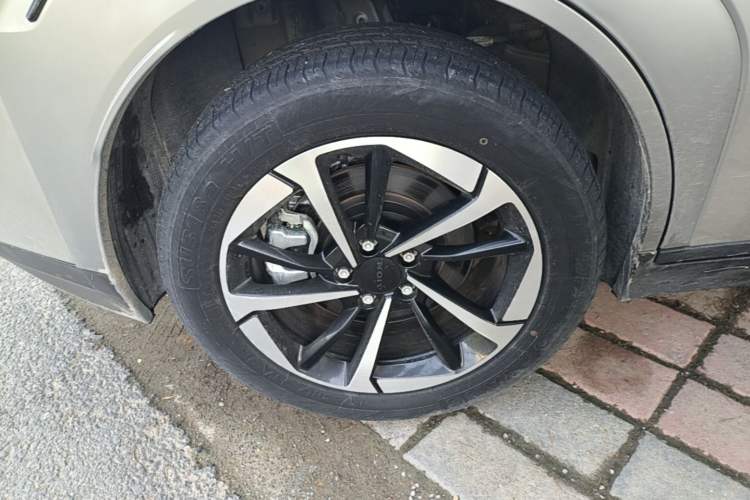 Used AION Y 2023 Plus 510 Smart Edition Right Rear Wheel Hub