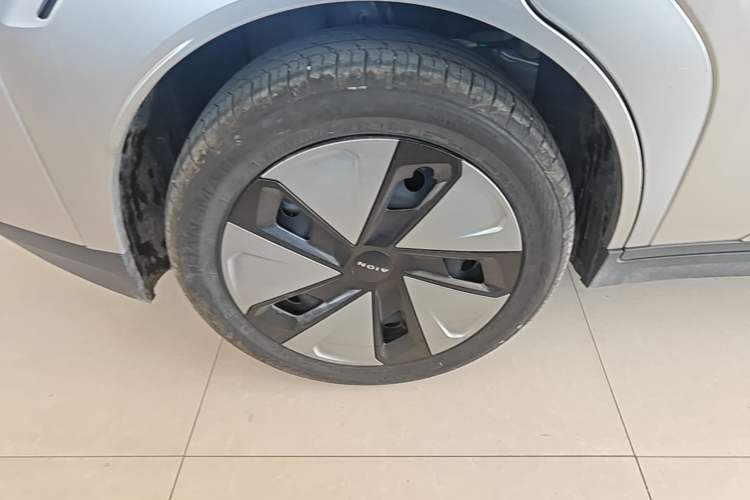Used AION Y 2023 Plus 610 Enjoy Edition Right Rear Wheel Hub