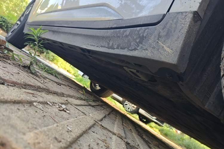 Used AION Y 2023 Plus 510 Smart Edition Right Side Sill