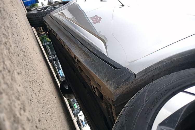 Used AION Y 2023 Plus 610 Smart Edition Ternary Lithium Right Side Sill