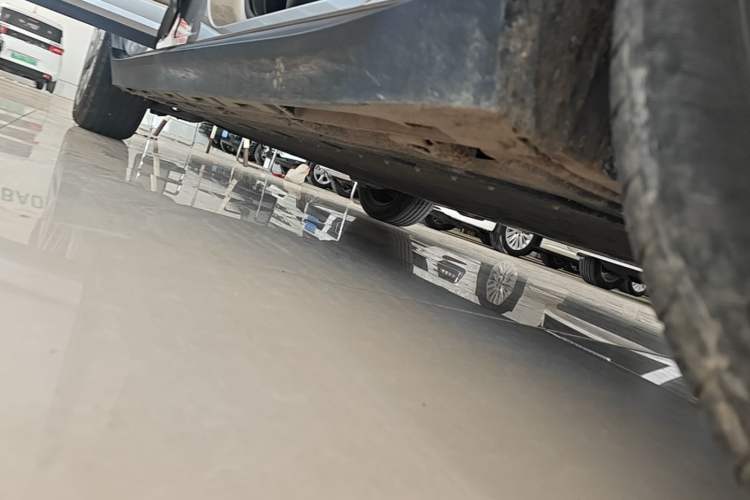 Used AION Y 2023 Plus 610 Enjoy Edition Right Side Sill