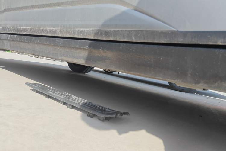 Used AION Y 2023 Younger Right Side Sill