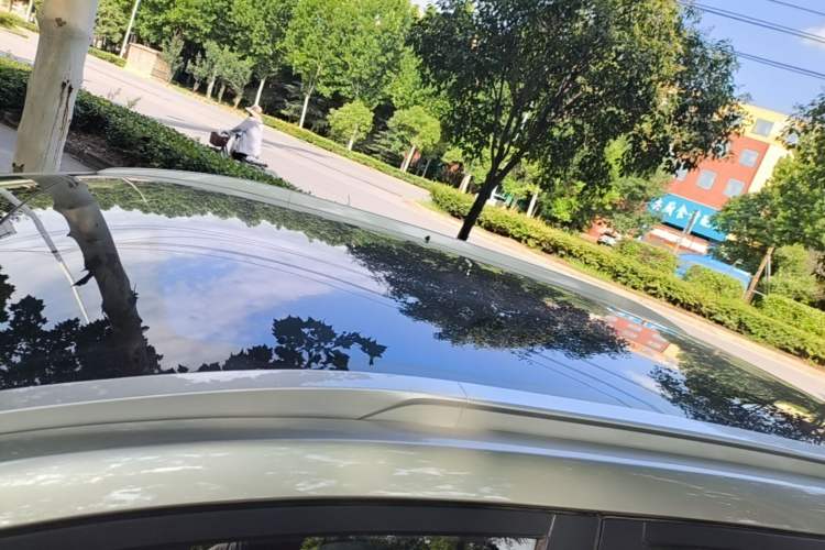 Used AION Y 2023 Plus 510 Smart Edition Roof