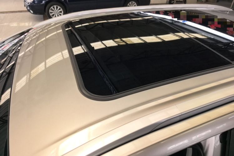 Used AION Y 2023 Plus 510 Smart Edition Roof