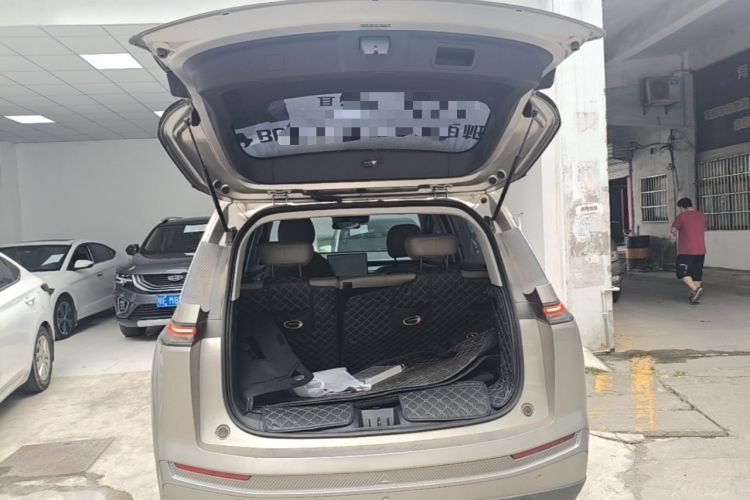 Used AION Y 2023 Younger Trunk