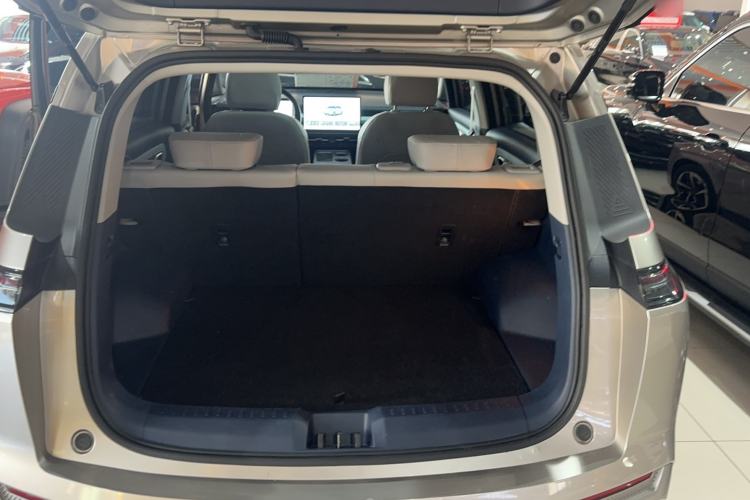 Used AION Y 2023 Plus 610 Smart Edition Ternary Lithium Trunk