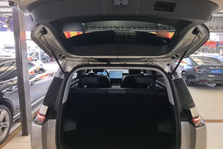 Used AION Y 2023 Plus 510 Smart Edition Trunk