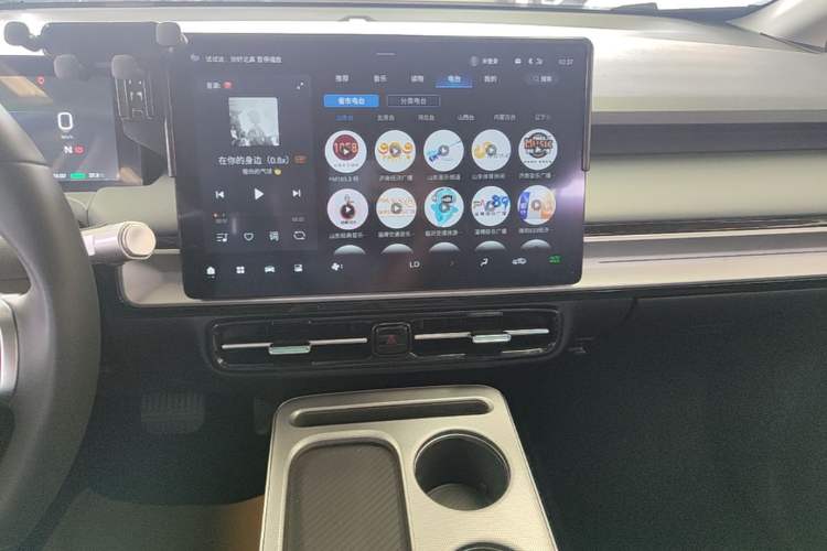Used AION Y 2023 Plus 510 Smart Edition Audio And AC Panel