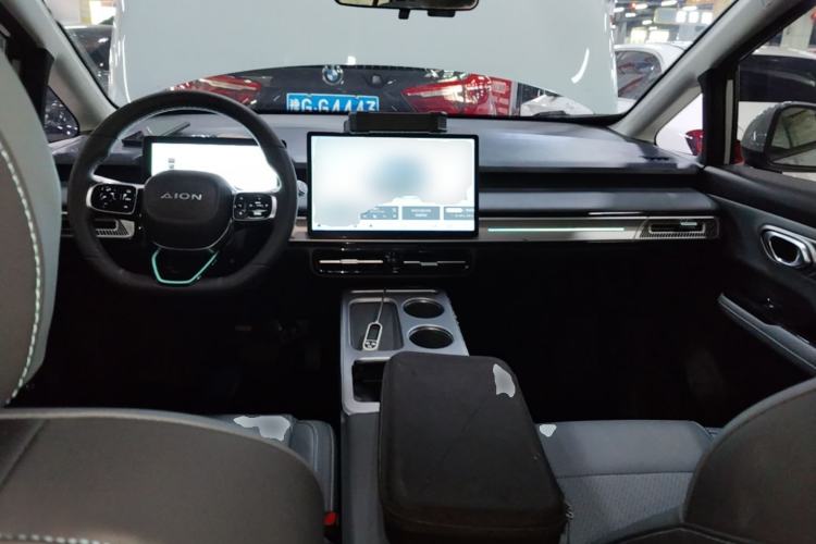 Used AION Y 2023 Plus 610 Smart Edition Ternary Lithium Center Console
