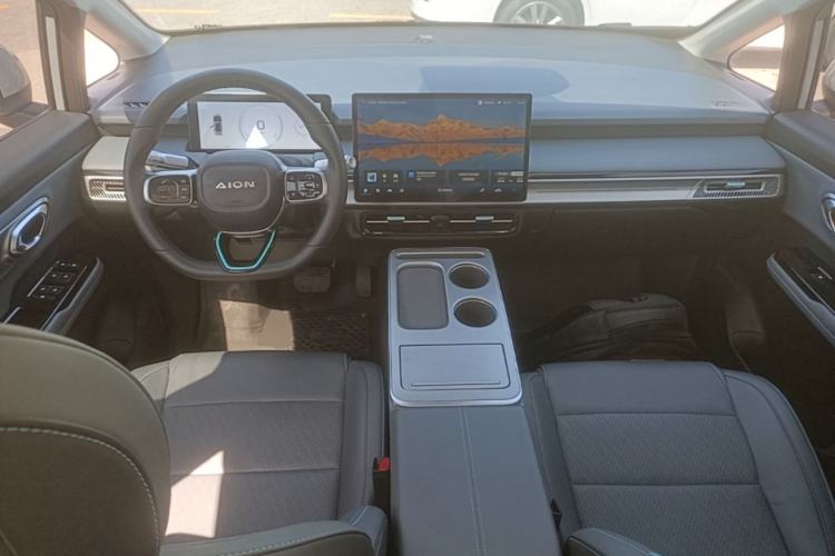 Used AION Y 2023 Plus 510 Smart Edition Center Console