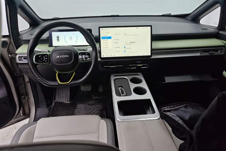 Used AION Y 2023 Plus 510 Smart Edition Center Console