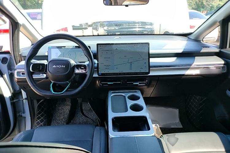 Used AION Y 2023 Plus 510 Smart Edition Center Console