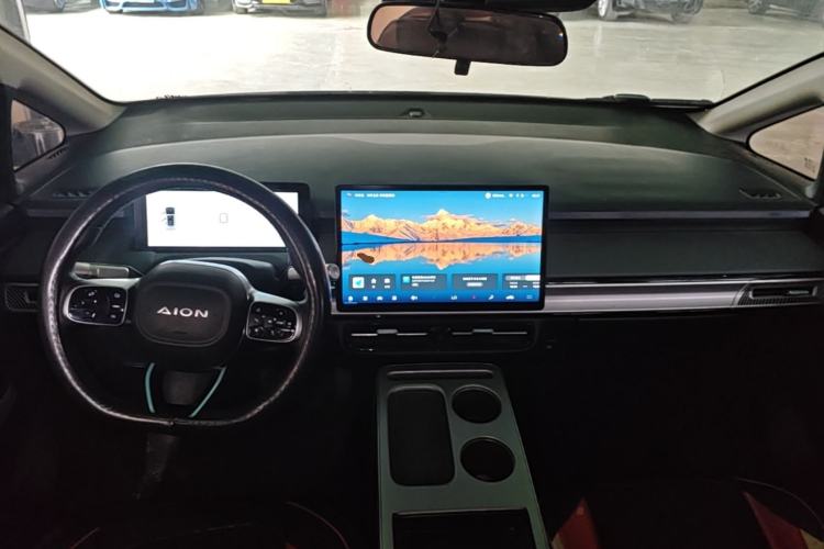 Used AION Y 2023 Plus 510 Enjoy Edition Center Console