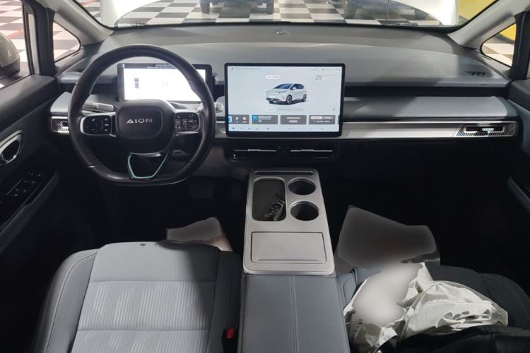 Used AION Y 2023 Younger Center Console