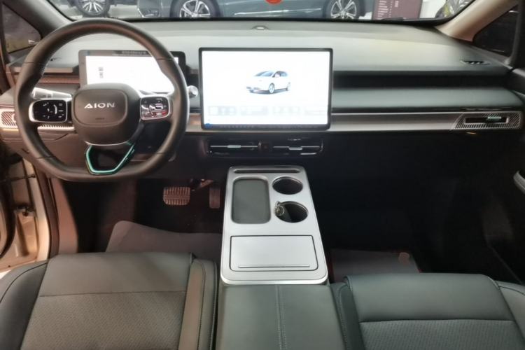 Used AION Y 2023 Younger Star Edition Center Console