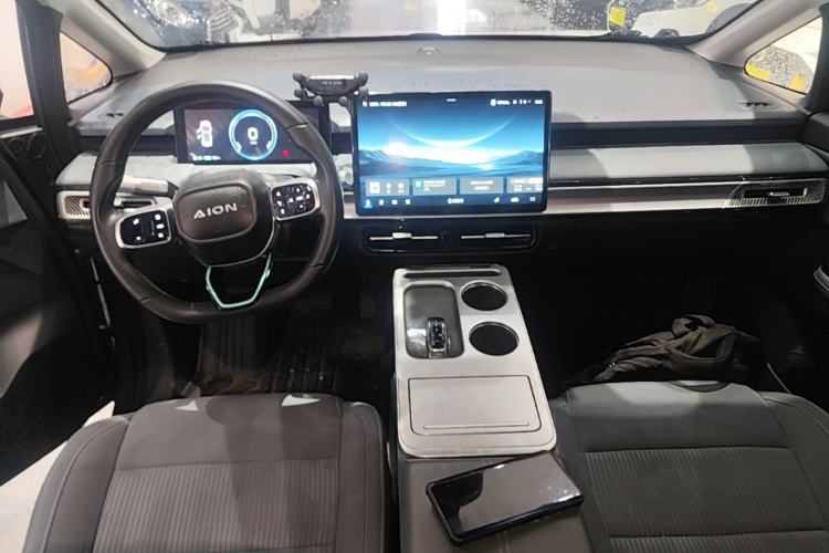 Used AION Y 2023 Younger Center Console