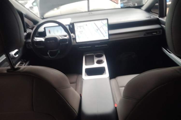 Used AION Y 2023 Younger Center Console