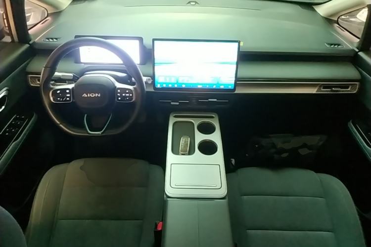 Used AION Y 2023 Younger Center Console
