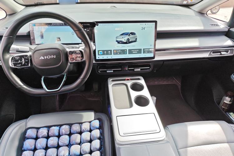 Used AION Y 2023 Plus 510 Smart Edition Center Console