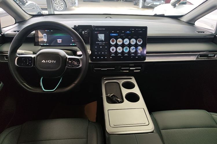 Used AION Y 2023 Plus 510 Smart Edition Center Console
