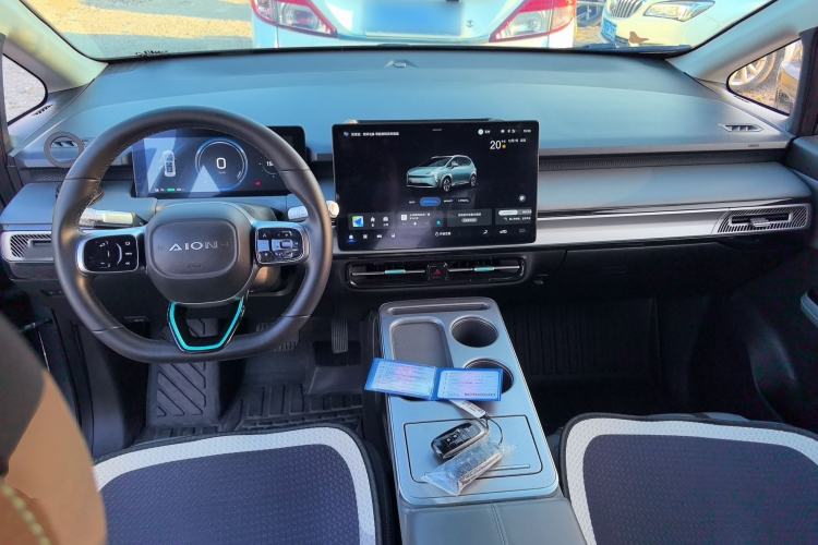 Used AION Y 2023 Younger Center Console