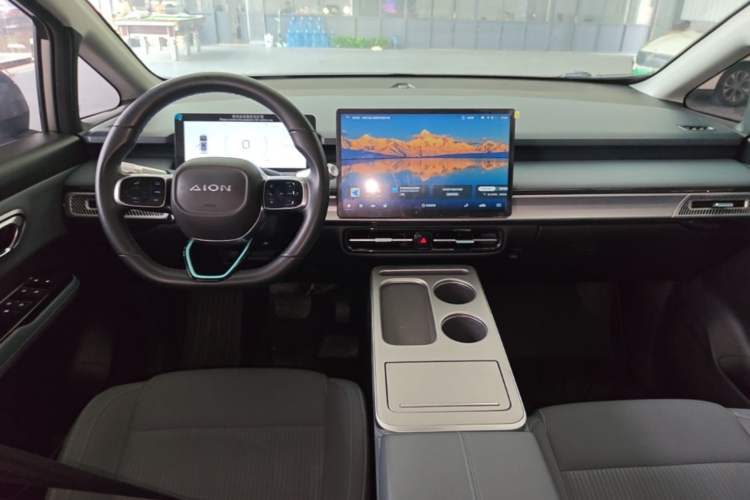 Used AION Y 2023 Younger Center Console