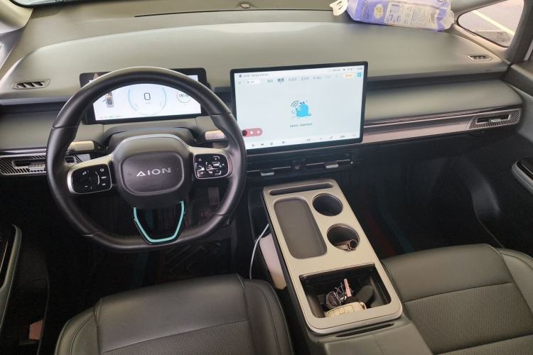 Used AION Y 2023 Plus 610 Smart Edition Ternary Lithium Center Console