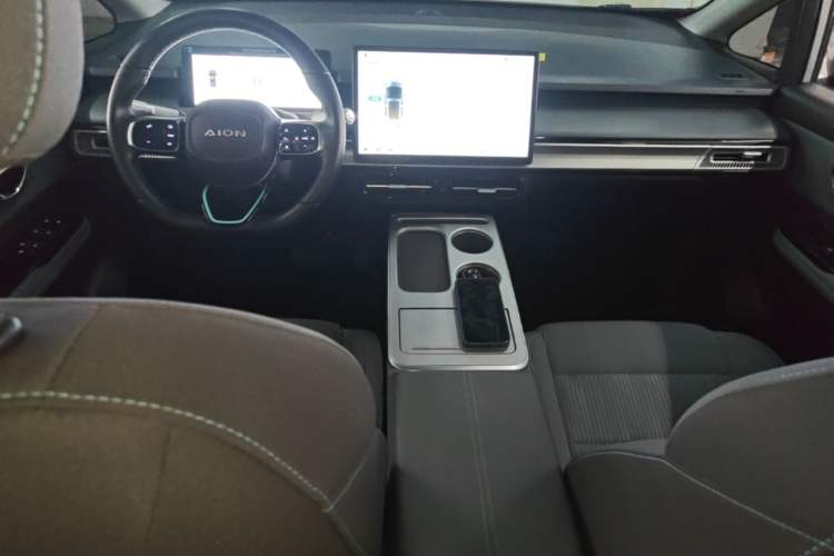 Used AION Y 2023 Plus 510 Enjoy Edition Center Console