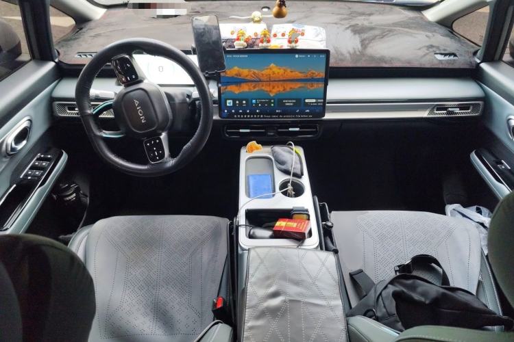 Used AION Y 2023 Plus 510 Smart Edition Center Console