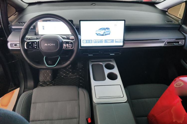 Used AION Y 2023 Plus 510 Enjoy Edition Center Console