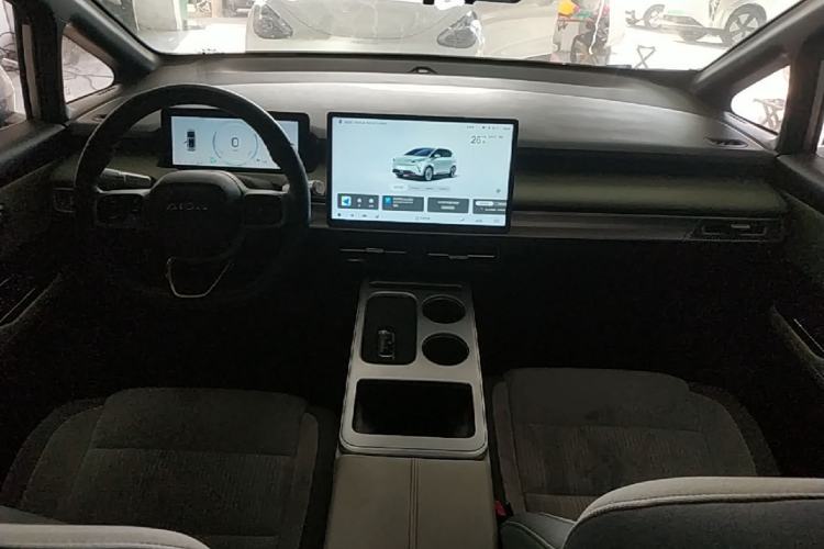 Used AION Y 2023 Younger Center Console