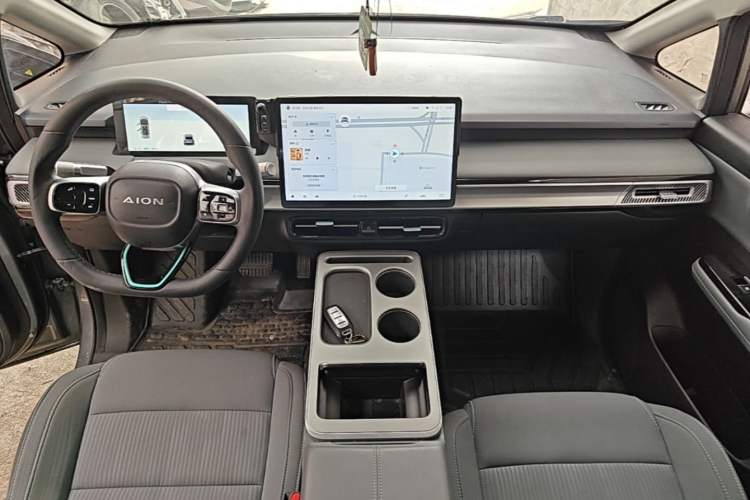 Used AION Y 2023 Plus 510 Enjoy Edition Center Console
