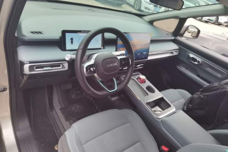 Used AION Y 2023 Plus 610 Enjoy Edition Center Console