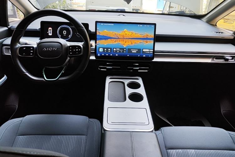 Used AION Y 2023 Plus 510 Enjoy Edition Center Console