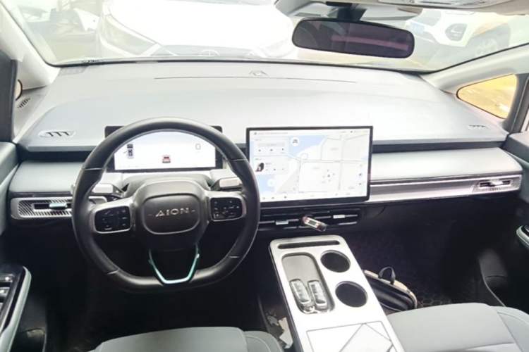 Used AION Y 2023 Plus 510 Enjoy Edition Center Console