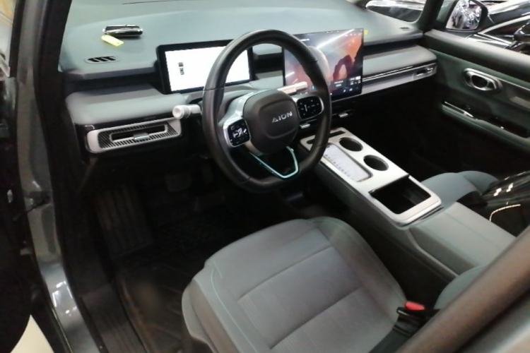 Used AION Y 2023 Plus 510 Enjoy Edition Center Console