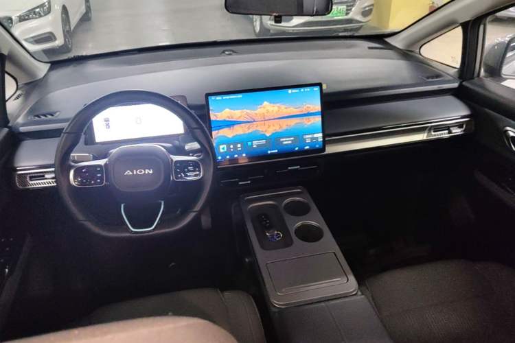 Used AION Y 2023 Plus 510 Enjoy Edition Center Console