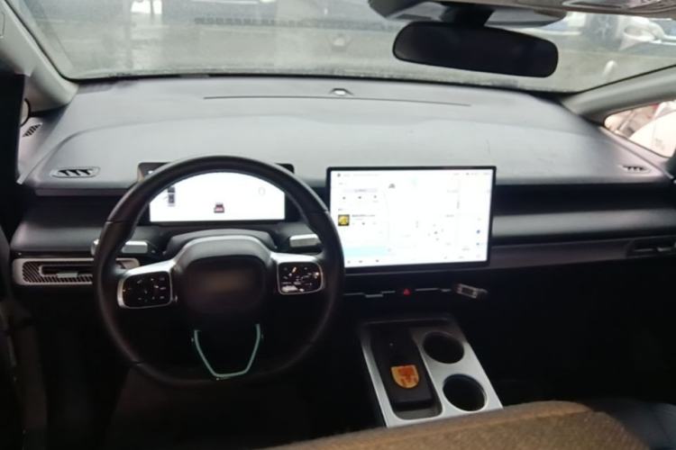 Used AION Y 2023 Plus 510 Enjoy Edition Center Console